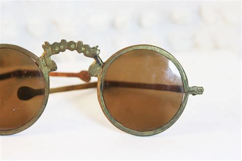 1800s round sunglasses